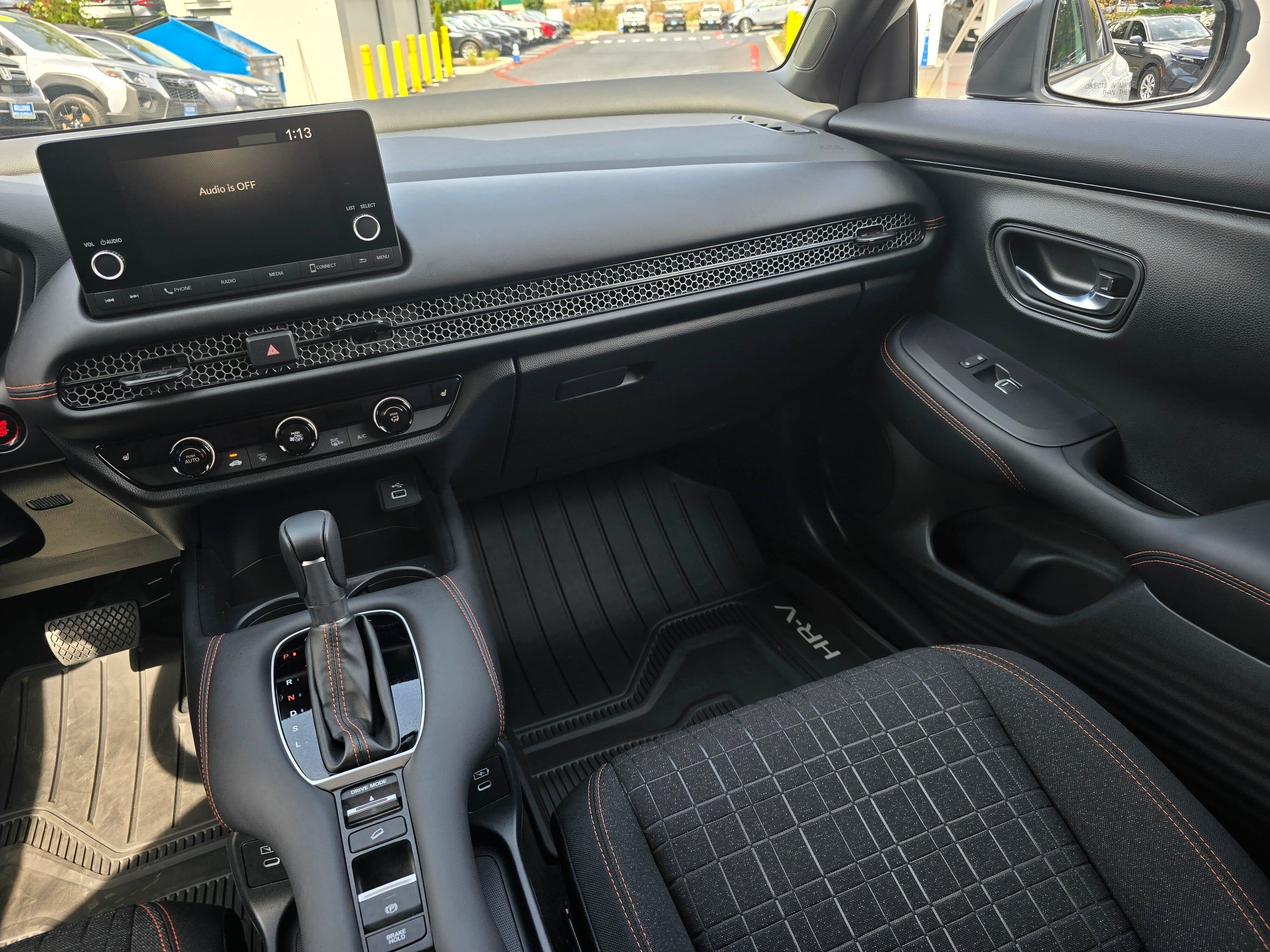 Used 2024 Honda HR-V Sport image 17