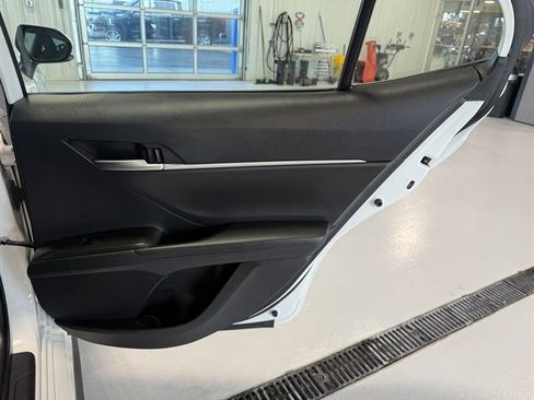 Used 2024 Toyota Camry SE image 18