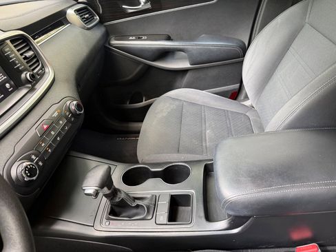 Used 2019 Kia Sorento L image 14