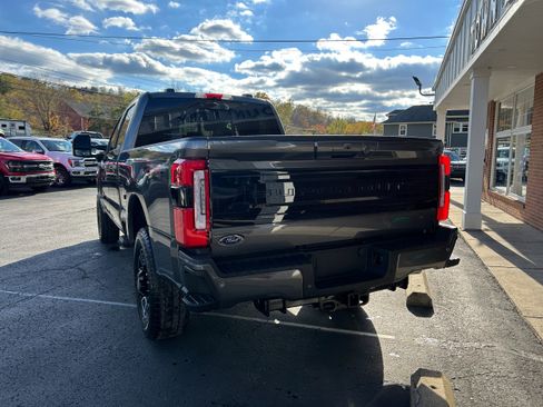 New 2026 Ford F350 Platinum w/ FX4 Off-Road Package image 9
