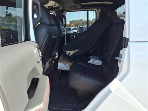 New 2025 Jeep Gladiator Rubicon image 16