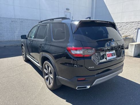 Certified 2023 Honda Pilot Touring image 20