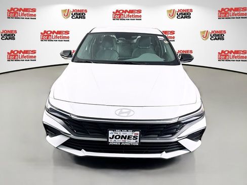 Certified 2025 Hyundai Elantra Sport FWD image 11