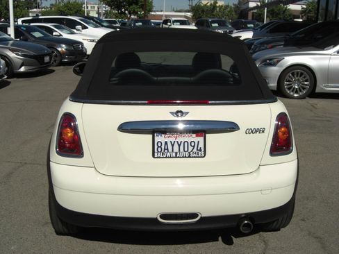 Used 2010 MINI Cooper 2dr image 14