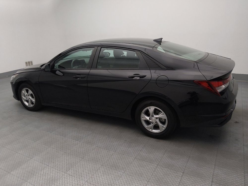 Used 2023 Hyundai Elantra SE FWD image 3