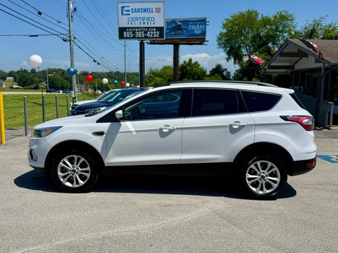 Used 2017 Ford Escape SE w/ Equipment Group 201A AWD/4WD image 7