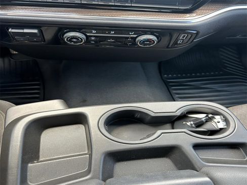 Used 2024 Chevrolet Silverado 2500 LT image 17