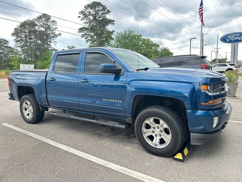 Used 2017 Chevrolet Silverado 1500 LT w/ All Star Edition AWD/4WD image 5