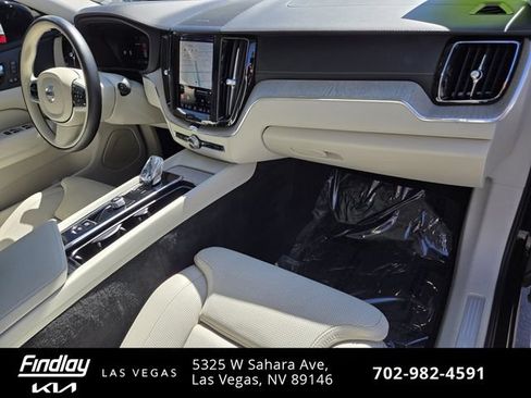 Used 2023 Volvo XC60 B5 Ultimate w/ Protection Package Premier FWD image 21