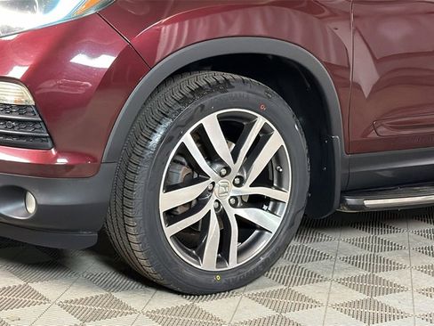 Used 2017 Honda Pilot Elite image 4