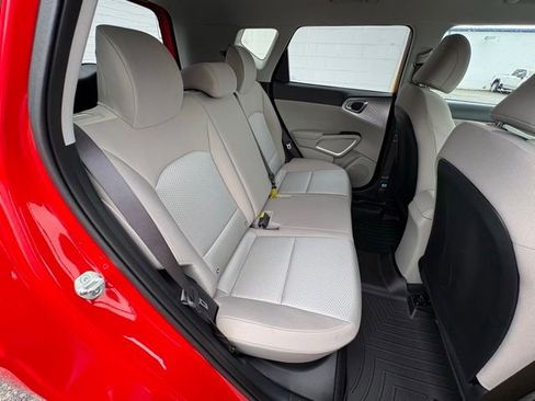 Used 2025 Kia Soul LX FWD image 25