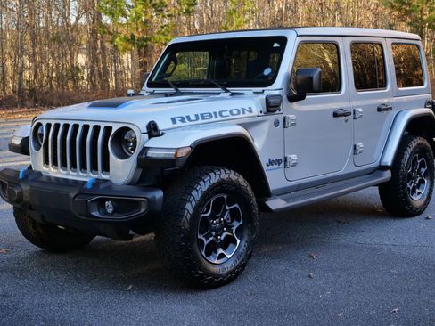 Used 2023 Jeep Wrangler Unlimited Rubicon 4xe w/ Cold Weather Group AWD/4WD image 6