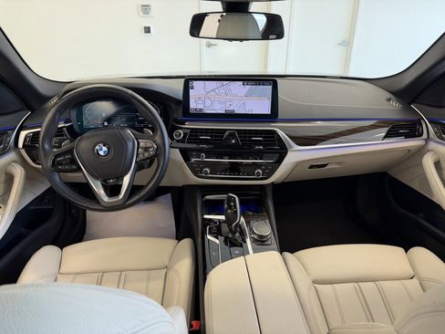 Used 2023 BMW 540i xDrive w/ Convenience Package image 45