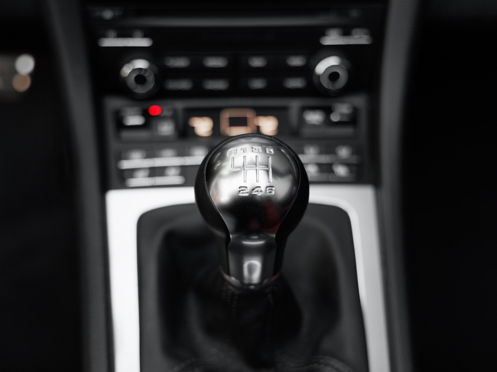 Certified 2025 Porsche 718 Boxster S RWD image 26