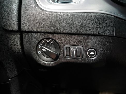 Used 2023 Dodge Charger SXT RWD image 32