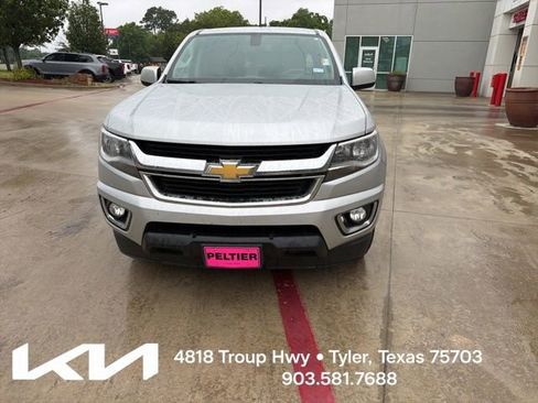 Used 2018 Chevrolet Colorado LT w/ LT Convenience Package RWD image 2