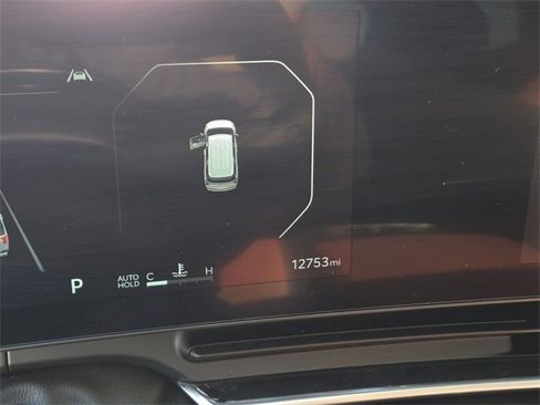 Used 2025 Kia Carnival SX w/ SX Dark Edition Package image 20