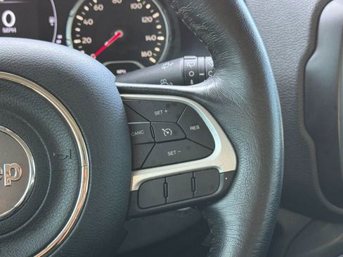Used 2020 Jeep Renegade Latitude w/ Cold Weather Group FWD image 25