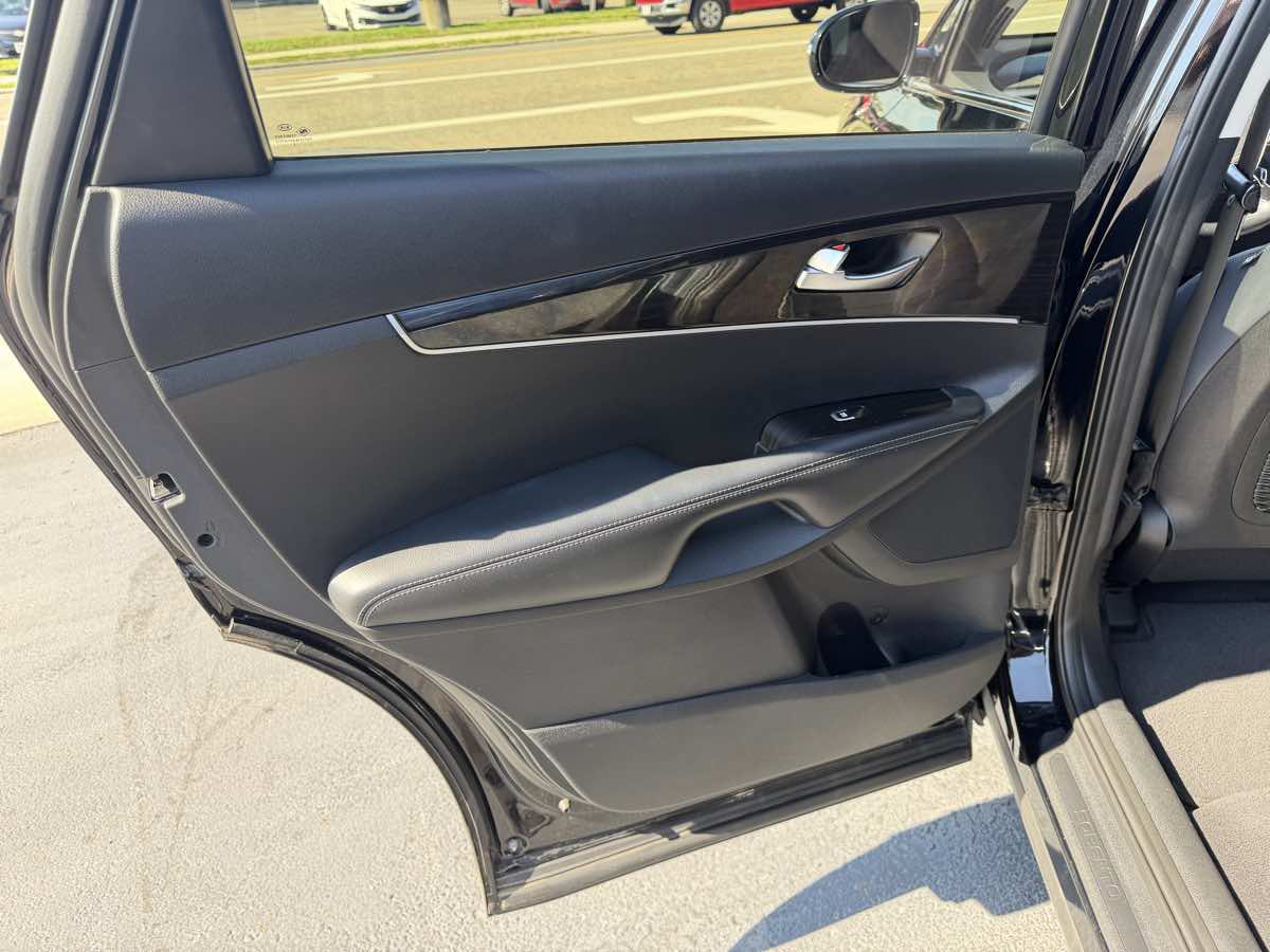 Used 2019 Kia Sorento AWD w/ LX Convenience Package image 15