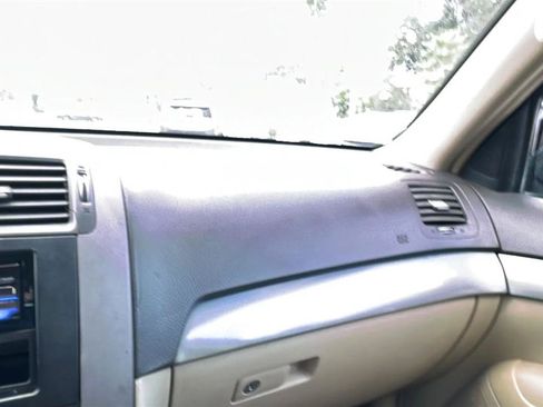 Used 2009 Kia Borrego EX w/ Premium Pkg RWD image 40