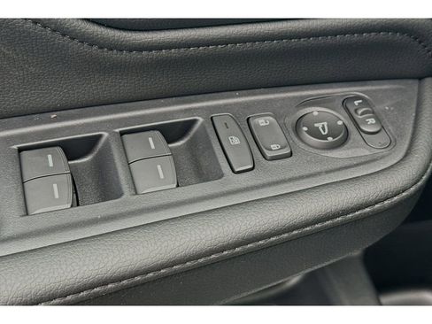 New 2025 Honda Odyssey Touring image 13