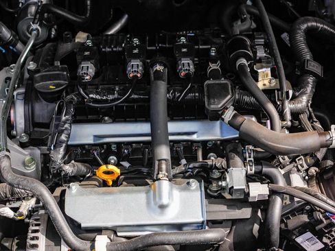 New 2025 Nissan Versa SR w/ Trunk Package image 8