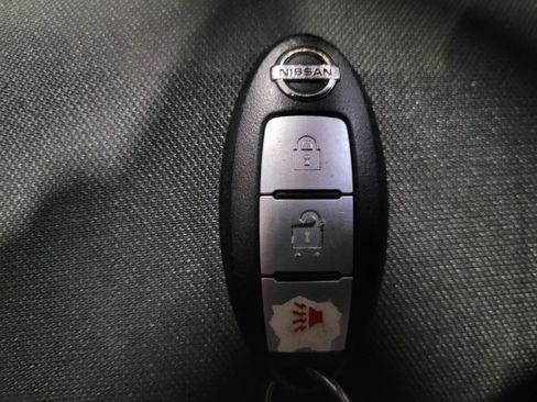 Used 2018 Nissan Pathfinder S AWD/4WD image 32