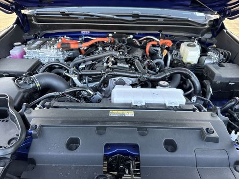 Certified 2025 Toyota Tacoma TRD Sport w/ TRD Sport Upgrade Package image 31