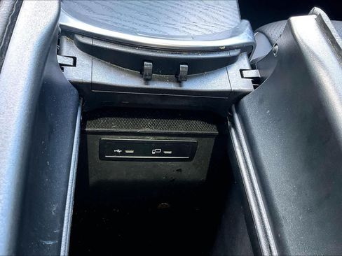Used 2021 Mercedes-Benz GLC 300 image 35