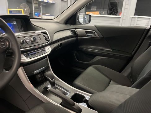 Used 2015 Honda Accord LX image 13