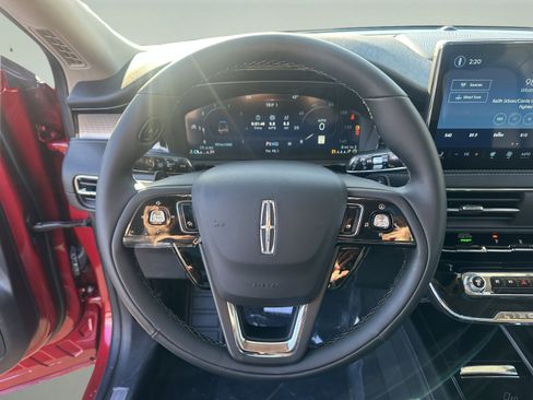 New 2026 Lincoln Corsair Premiere image 12