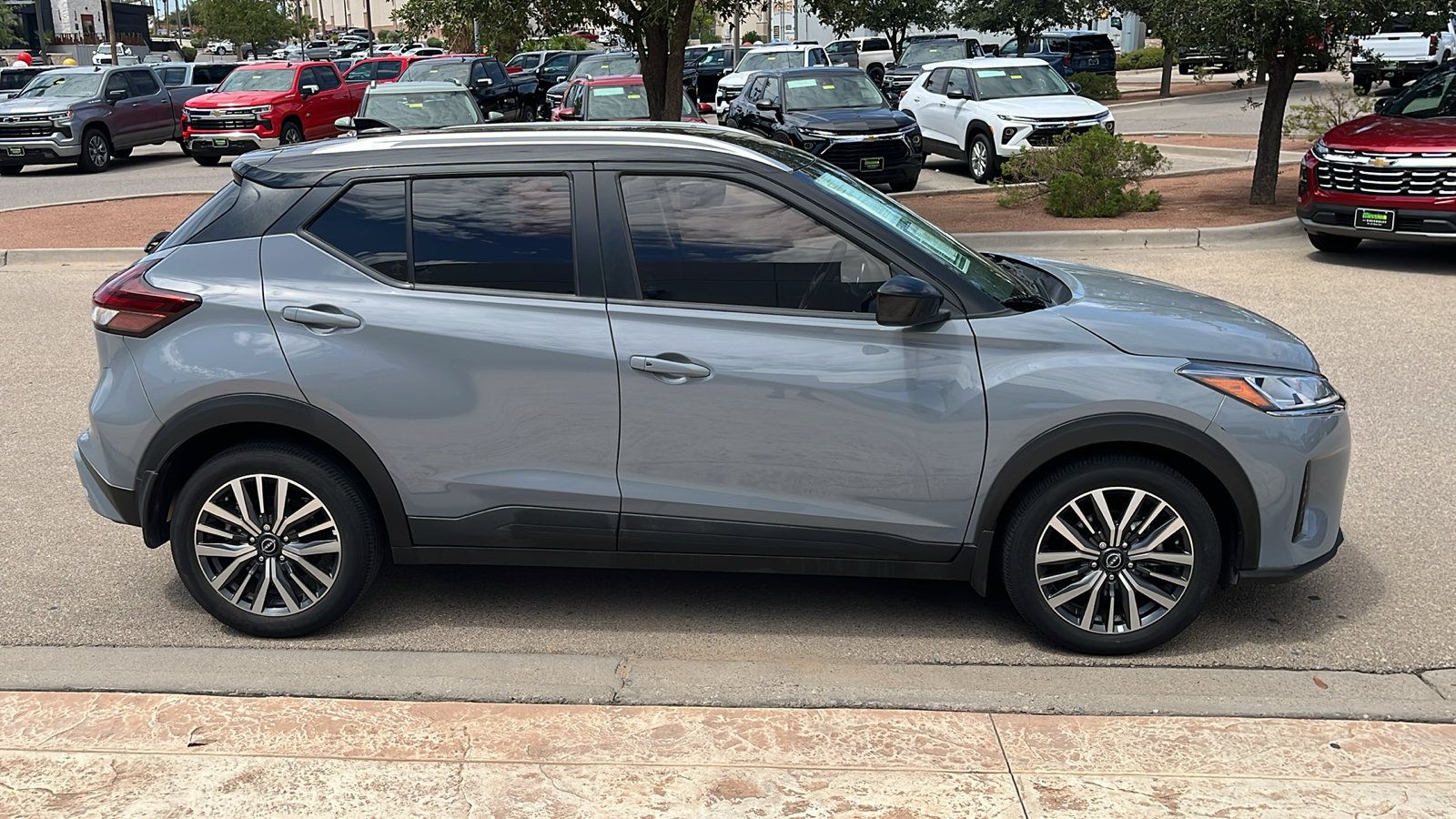 Used 2024 Nissan Kicks SV FWD image 9
