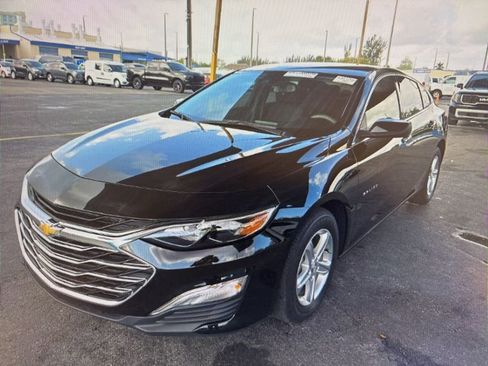 Used 2024 Chevrolet Malibu LS image 1