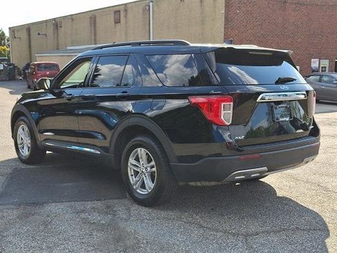 Used 2021 Ford Explorer XLT w/ Equipment Group 202A AWD/4WD image 4