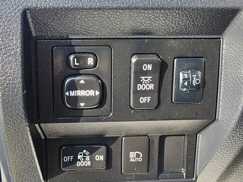 Used 2018 Toyota Tundra SR5 AWD/4WD image 22