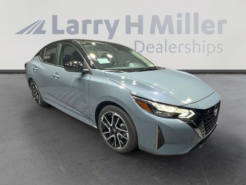 New 2025 Nissan Sentra SR image 7