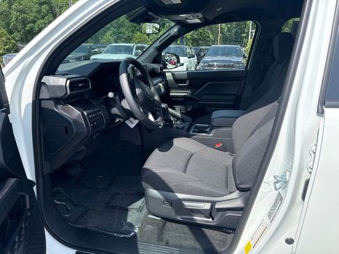Used 2026 Toyota 4Runner SR5 RWD image 3