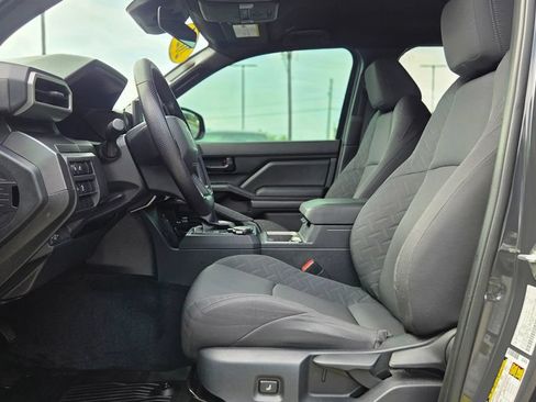 Used 2025 Toyota Tacoma SR5 AWD/4WD image 13