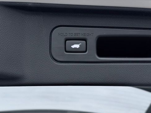 Used 2023 Honda Pilot EX-L image 12