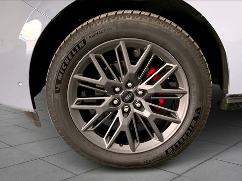 New 2025 Ford Expedition Platinum w/ Stealth Performance Package AWD/4WD image 9