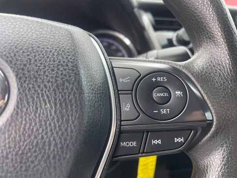 Used 2020 Toyota Camry LE image 17