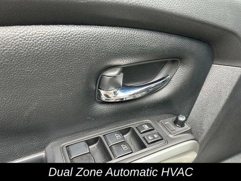 Used 2021 Nissan Titan SV w/ SV Convenience Package AWD/4WD image 15