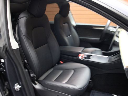 Used 2023 Tesla Model Y Long Range image 19