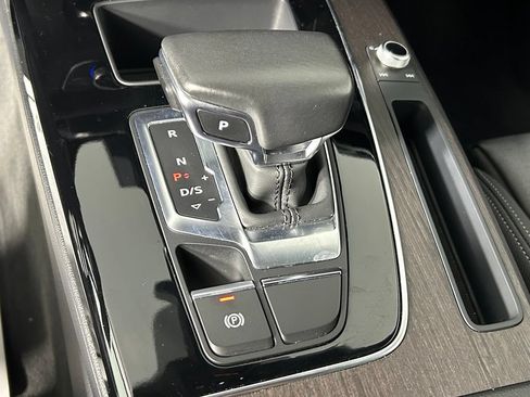 Used 2021 Audi Q5 2.0T Premium w/ Convenience Package AWD/4WD image 25