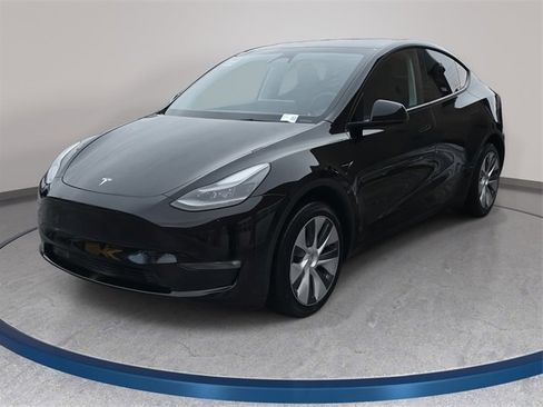 Used 2024 Tesla Model Y Long Range image 1
