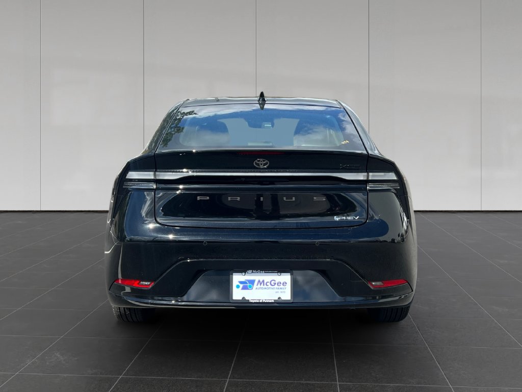 New 2027 Toyota Prius Plug-In Hybrid FWD image 4