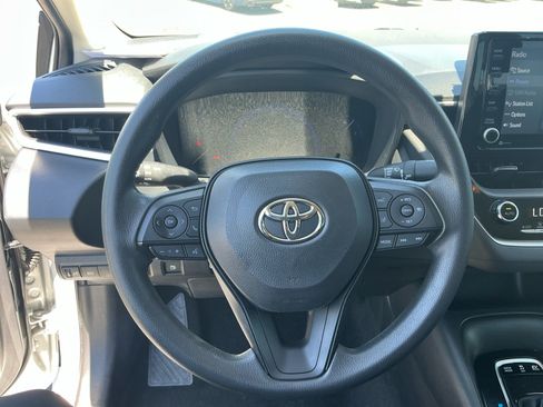 Used 2022 Toyota Corolla LE w/ Carpet Mat Package (TMS) FWD image 9