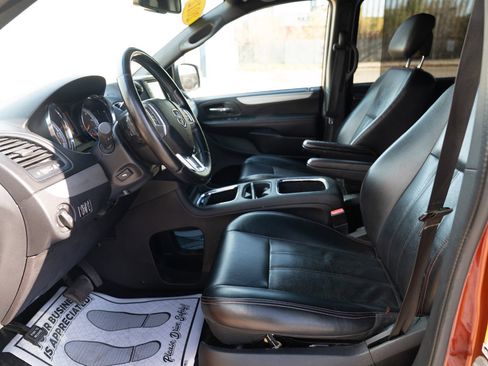 Used 2012 Dodge Grand Caravan R/T w/ Driver Convenience Group image 21