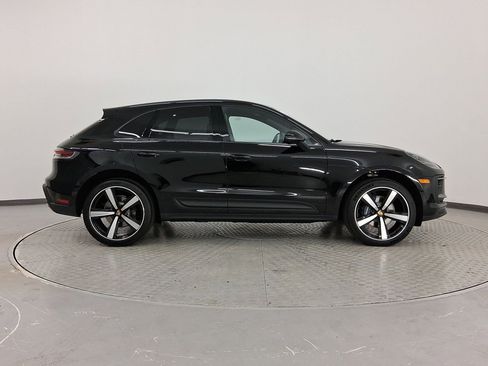 New 2026 Porsche Macan image 8