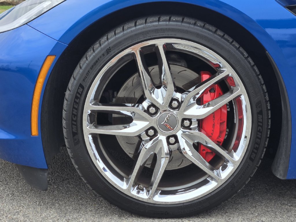 Used 2015 Chevrolet Corvette Stingray Coupe w/ 3LT Preferred Equipment Group RWD image 12